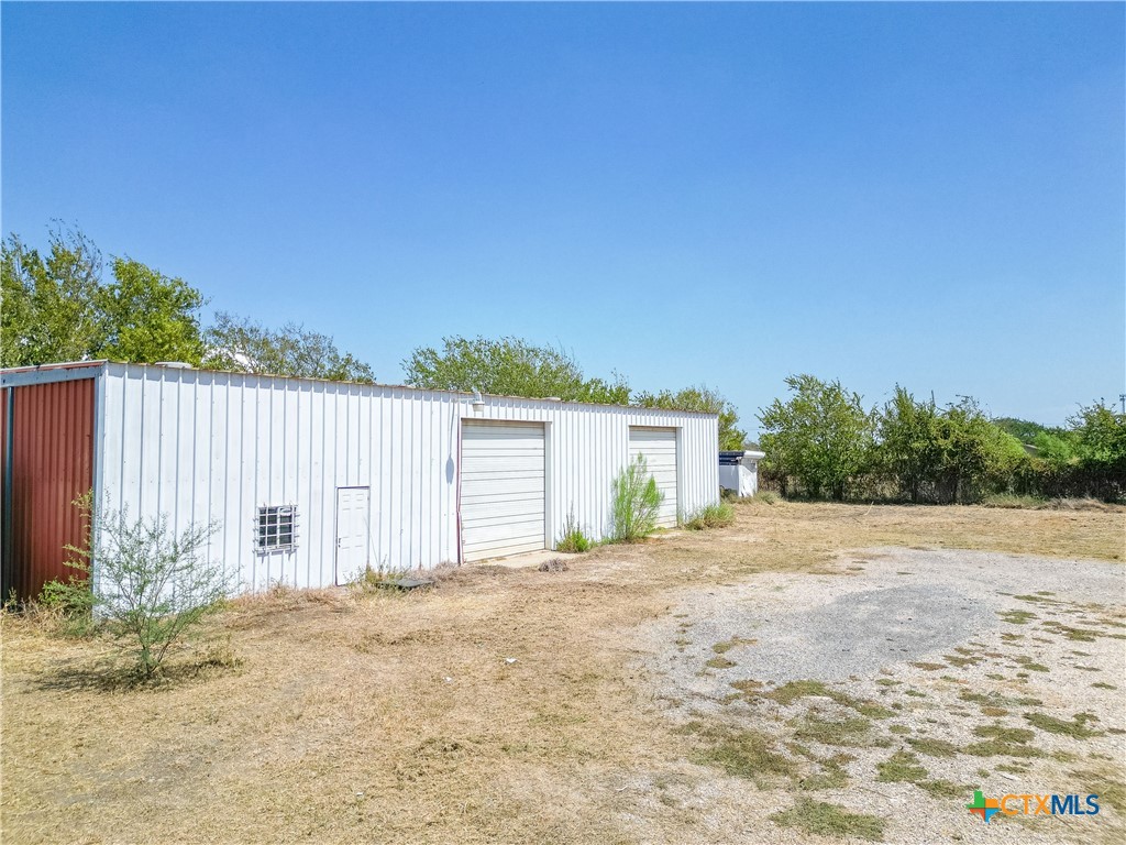 8956 N Us Highway 183 Property Photo 12