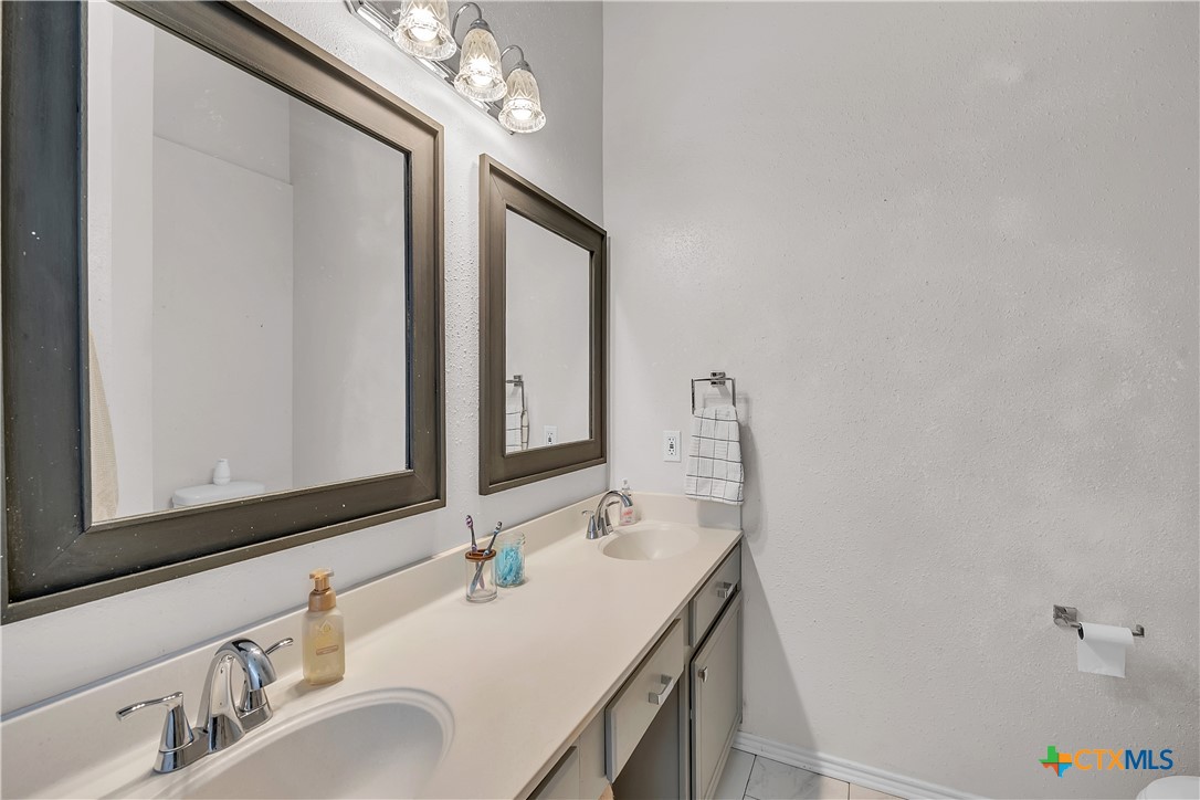 1417 Ridgeway Drive Property Photo 4