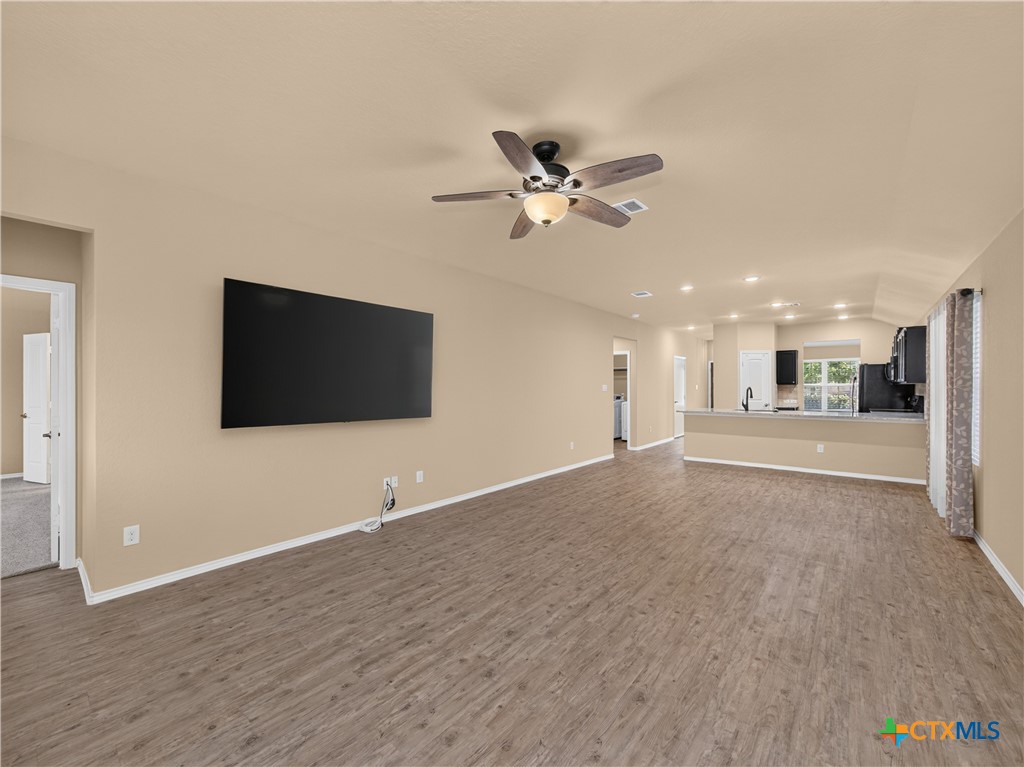 2941 Field View Property Photo 8