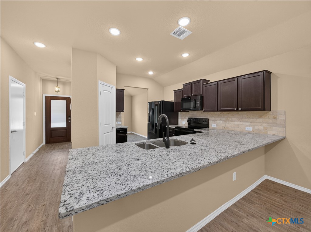 2941 Field View Property Photo 9