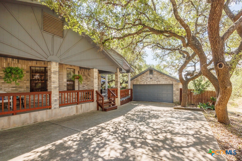 112 Golden Morn Property Photo 1