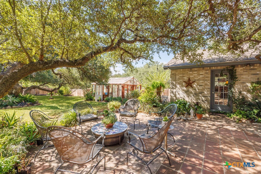 112 Golden Morn Property Photo 33