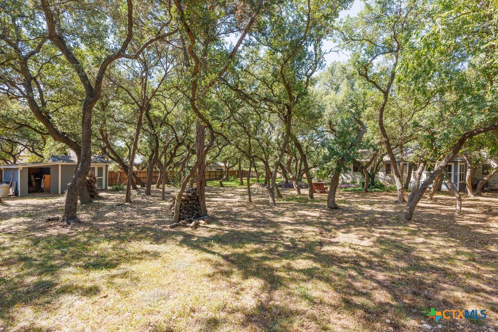 112 Golden Morn Property Photo 42