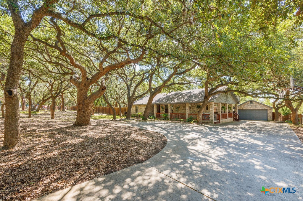 112 Golden Morn Property Photo 43