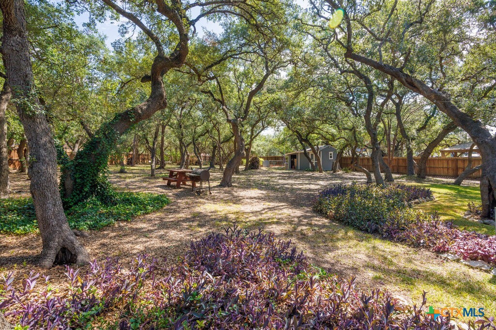 112 Golden Morn Property Photo 45
