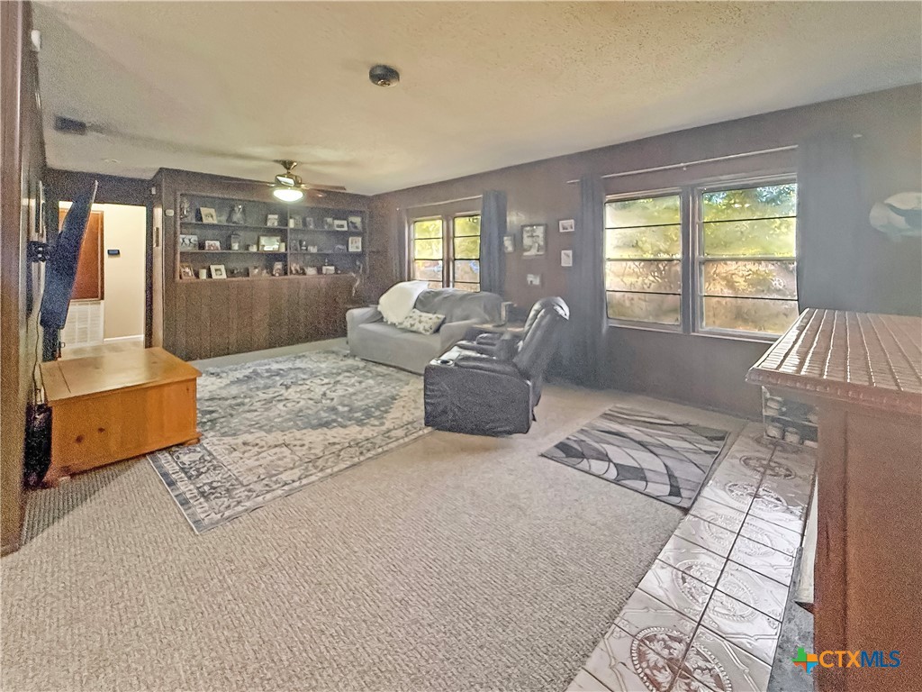 200 Peikert Street Property Photo 8