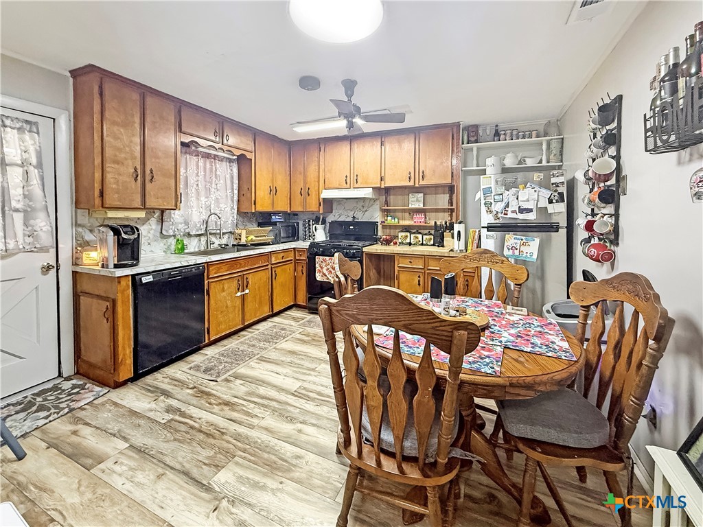 200 Peikert Street Property Photo 11