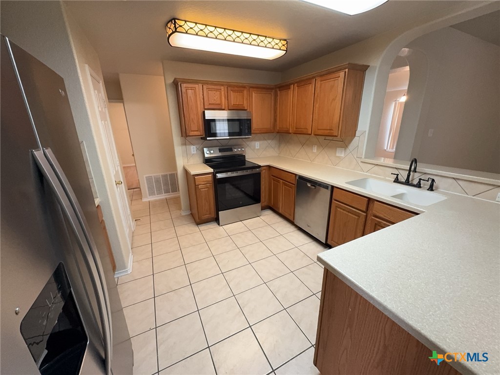 5302 Jitterbug Court Property Photo 10
