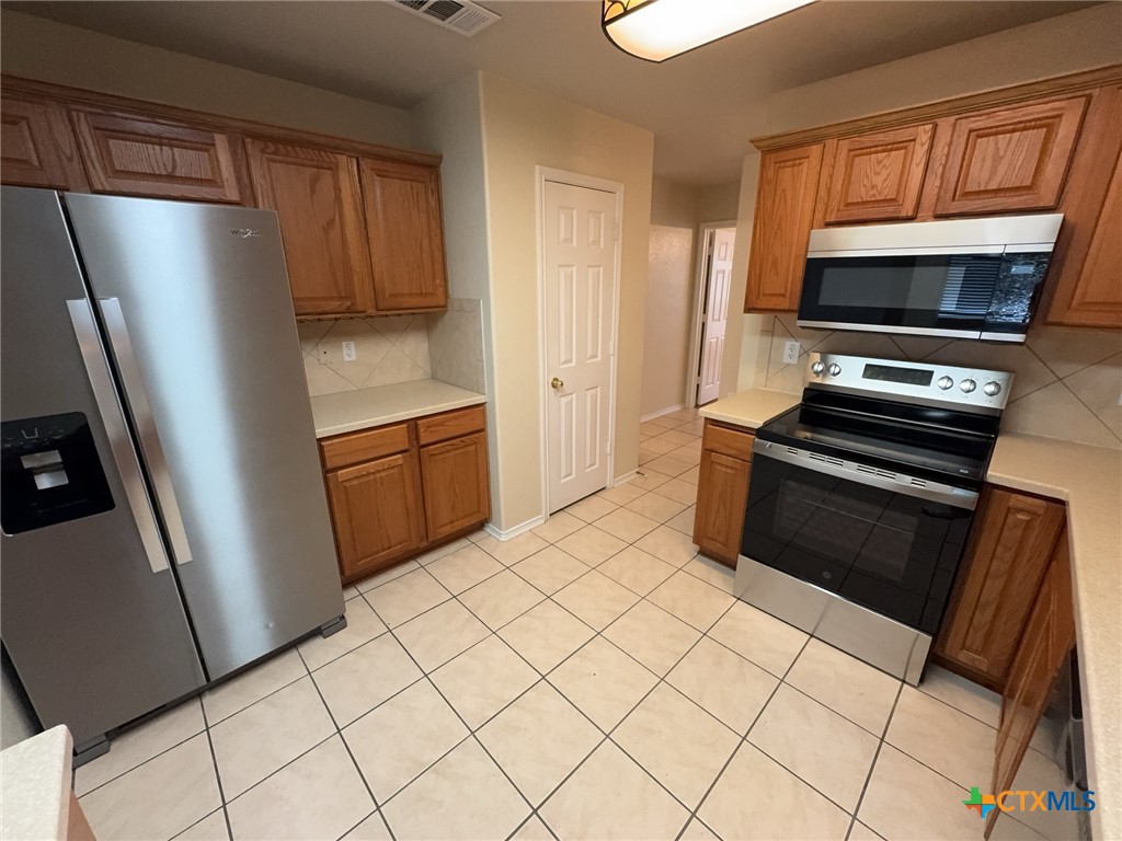 5302 Jitterbug Court Property Photo 12