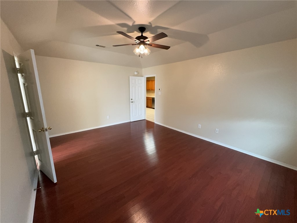 5302 Jitterbug Court Property Photo 14