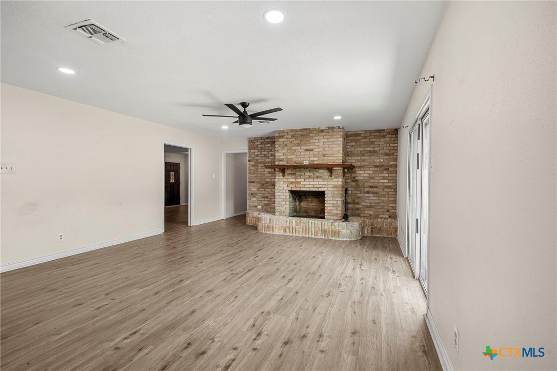 3210 Magnolia Boulevard Property Photo 4