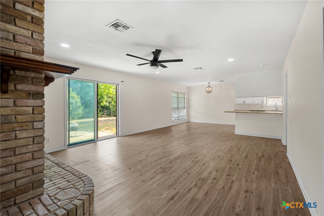 3210 Magnolia Boulevard Property Photo 5