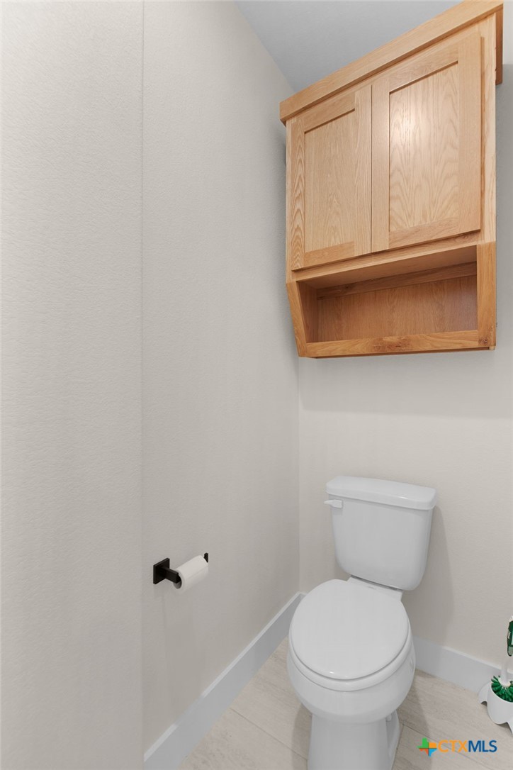 1105 W 1st Street Property Photo 17