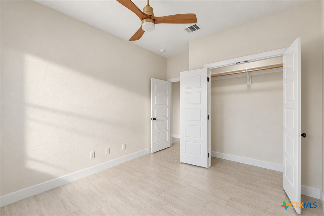 1105 W 1st Street Property Photo 20
