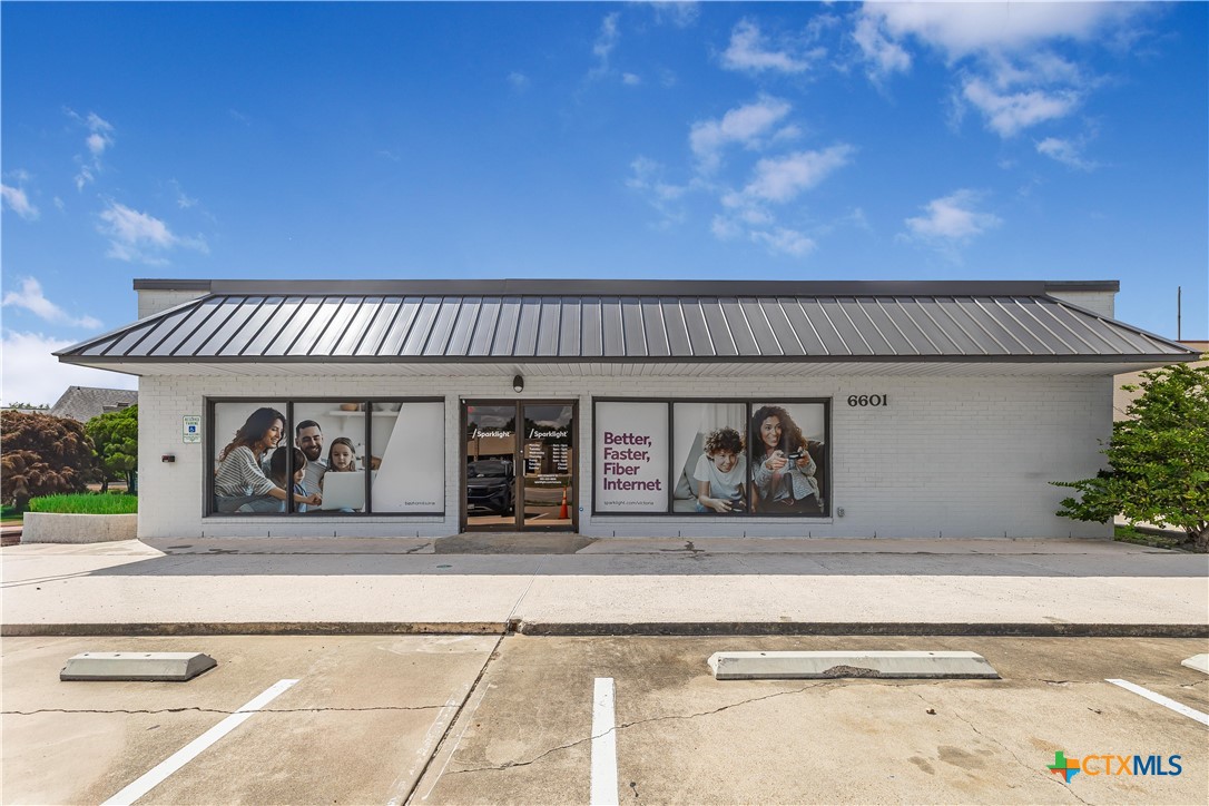 6601 N Navarro Street Property Photo 1