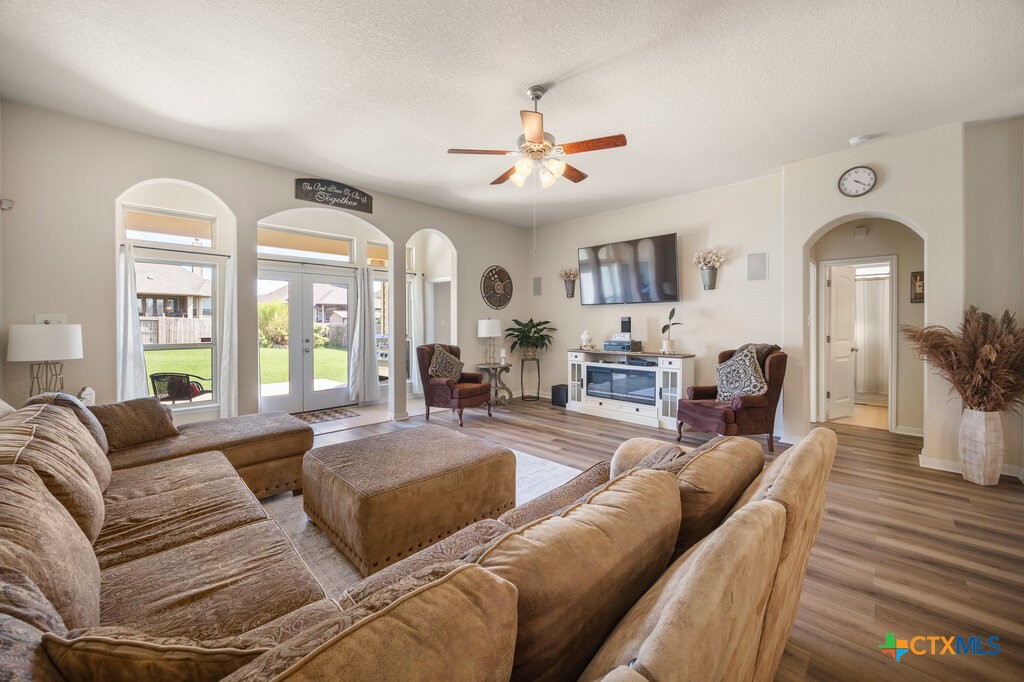 640 Cavan Property Photo 6
