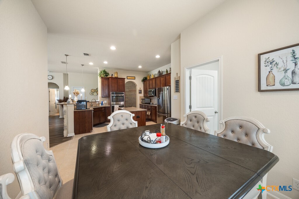 640 Cavan Property Photo 12