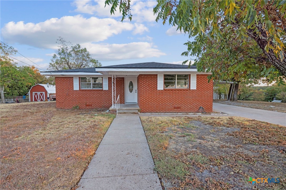 1002 College Street Property Photo 1