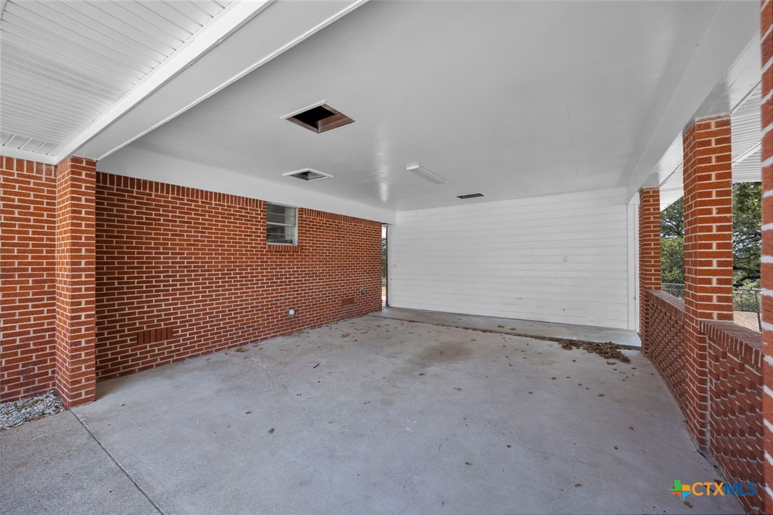 1002 College Street Property Photo 3