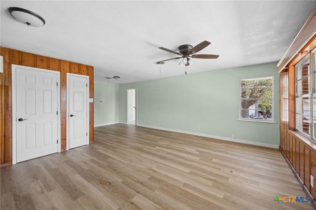 1002 College Street Property Photo 6