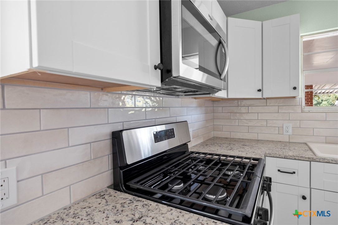 1002 College Street Property Photo 13