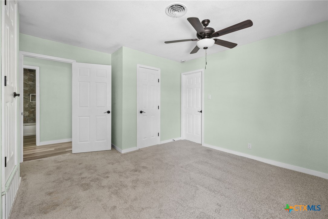 1002 College Street Property Photo 20