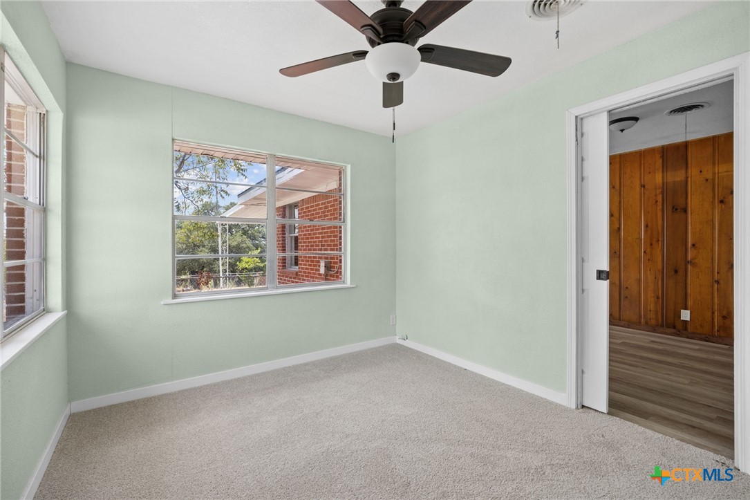 1002 College Street Property Photo 21