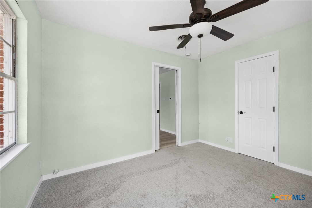 1002 College Street Property Photo 22