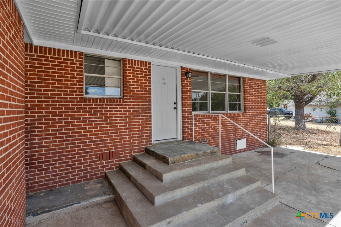1002 College Street Property Photo 24