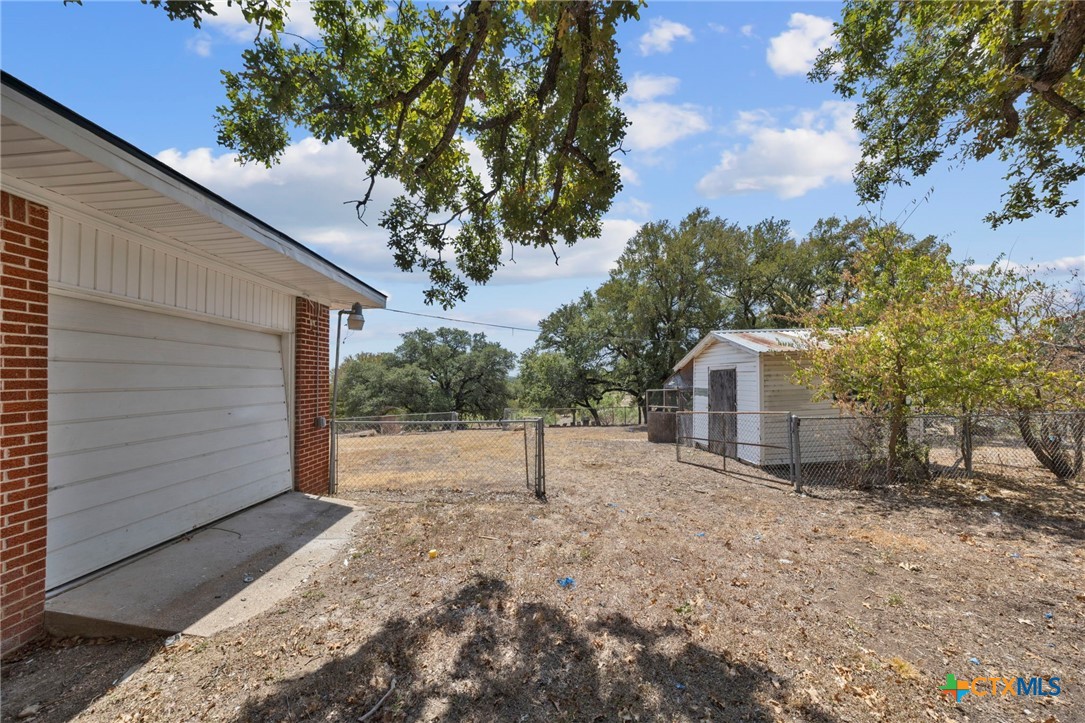 1002 College Street Property Photo 27