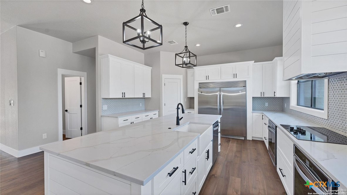 725 Winding View Property Photo 4