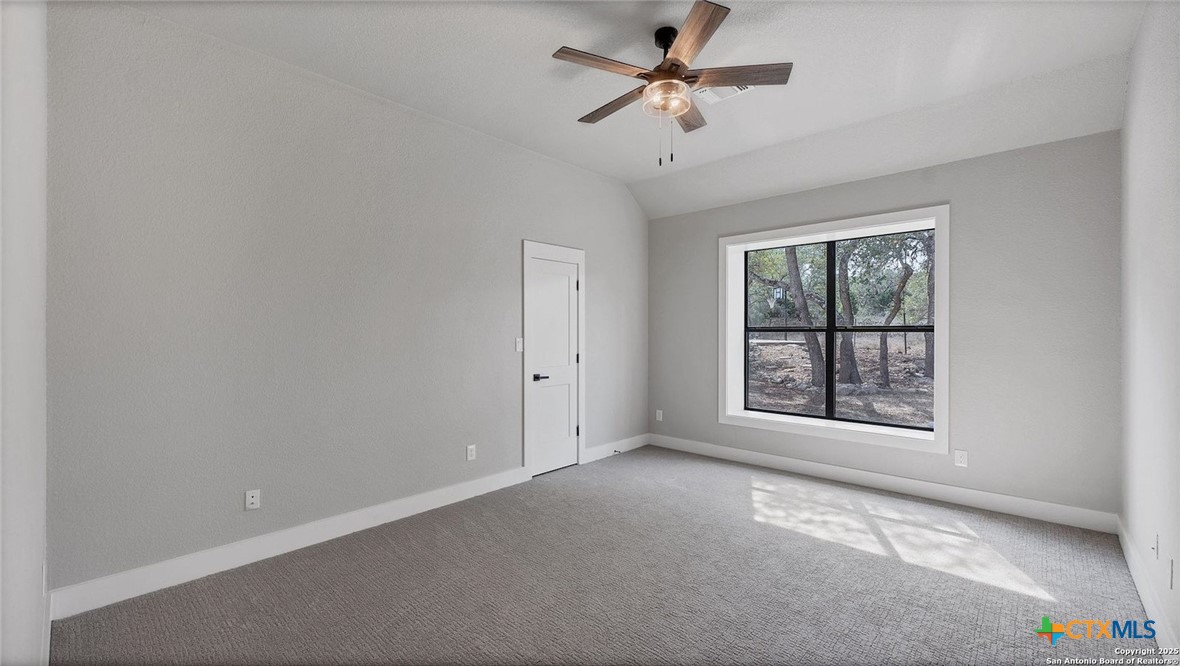 725 Winding View Property Photo 29
