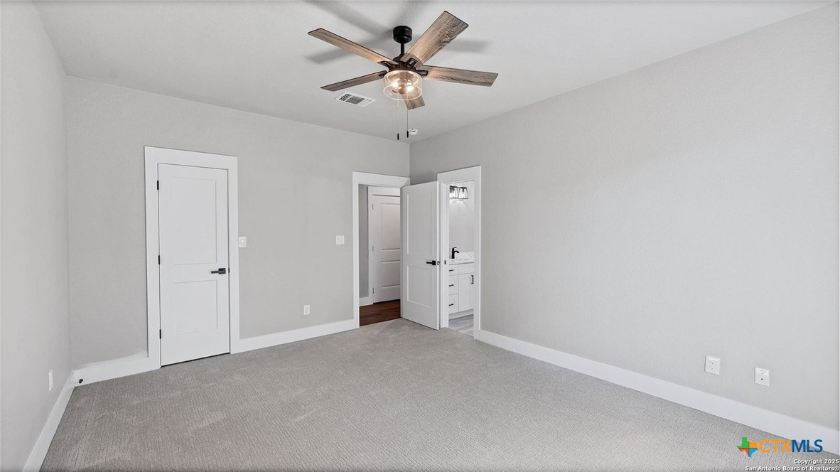 725 Winding View Property Photo 30