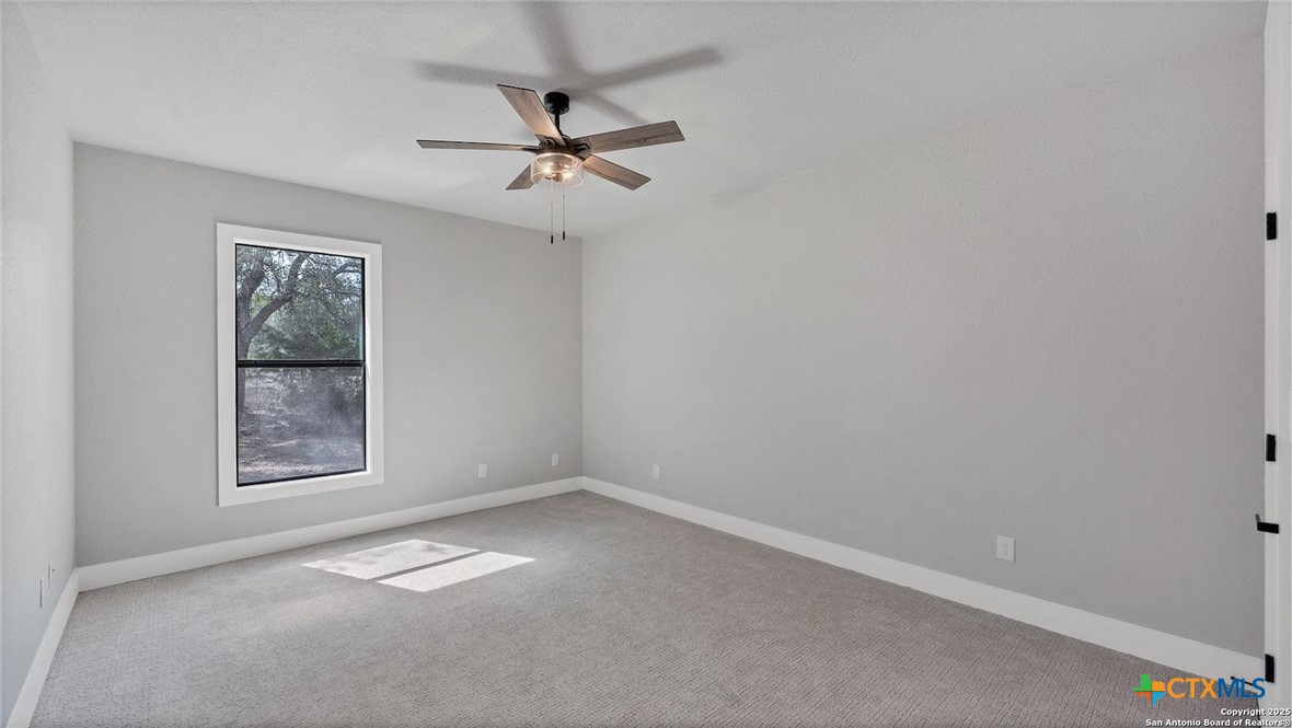 725 Winding View Property Photo 32