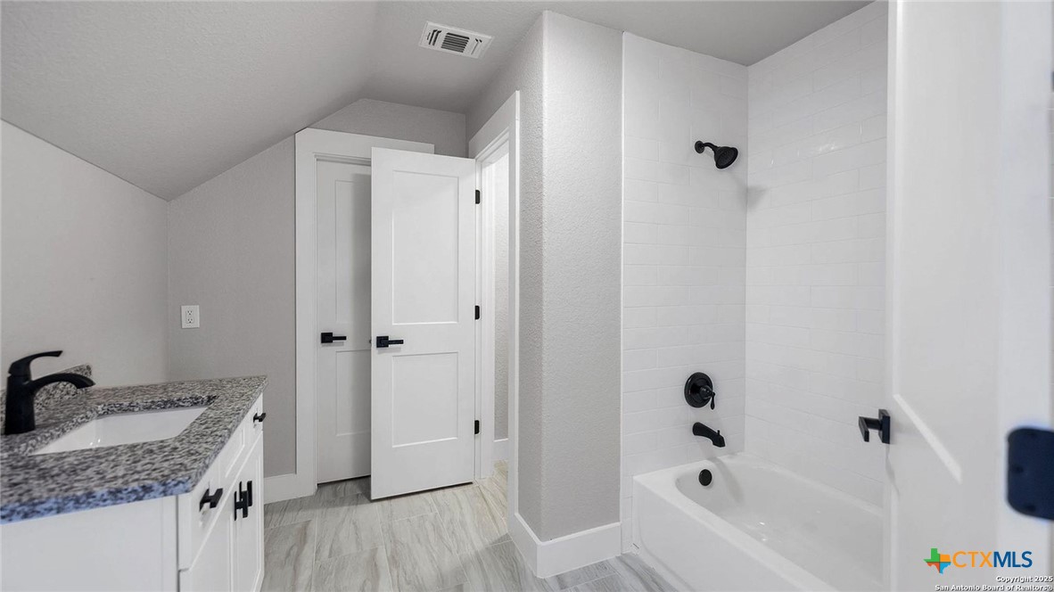 725 Winding View Property Photo 34