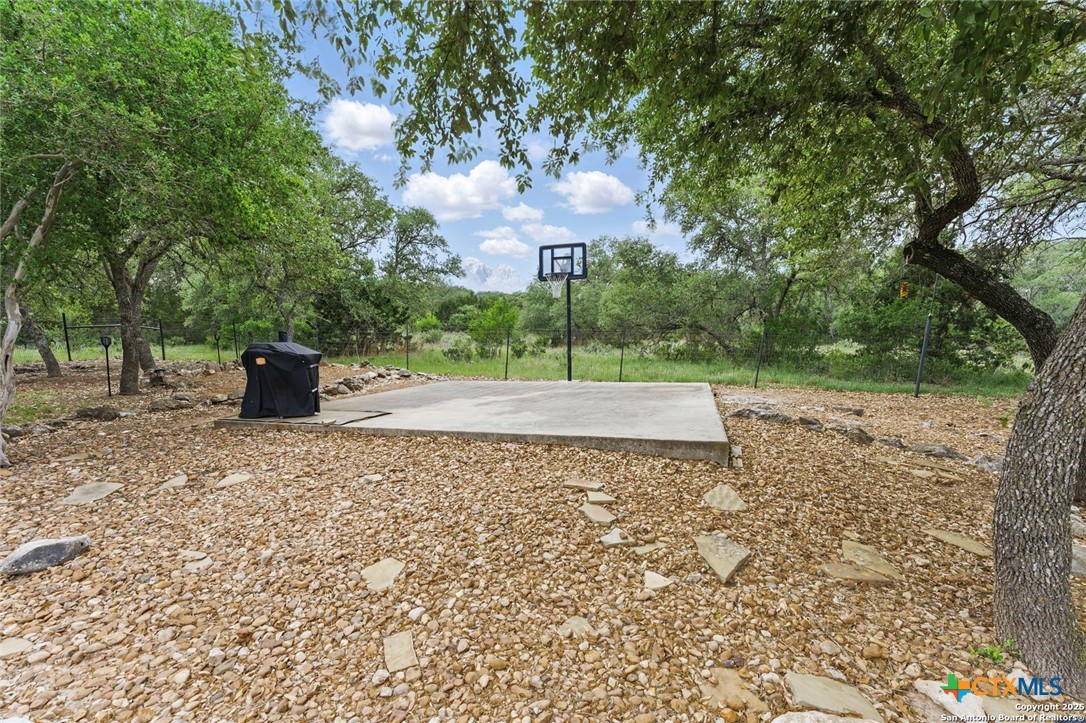 725 Winding View Property Photo 39