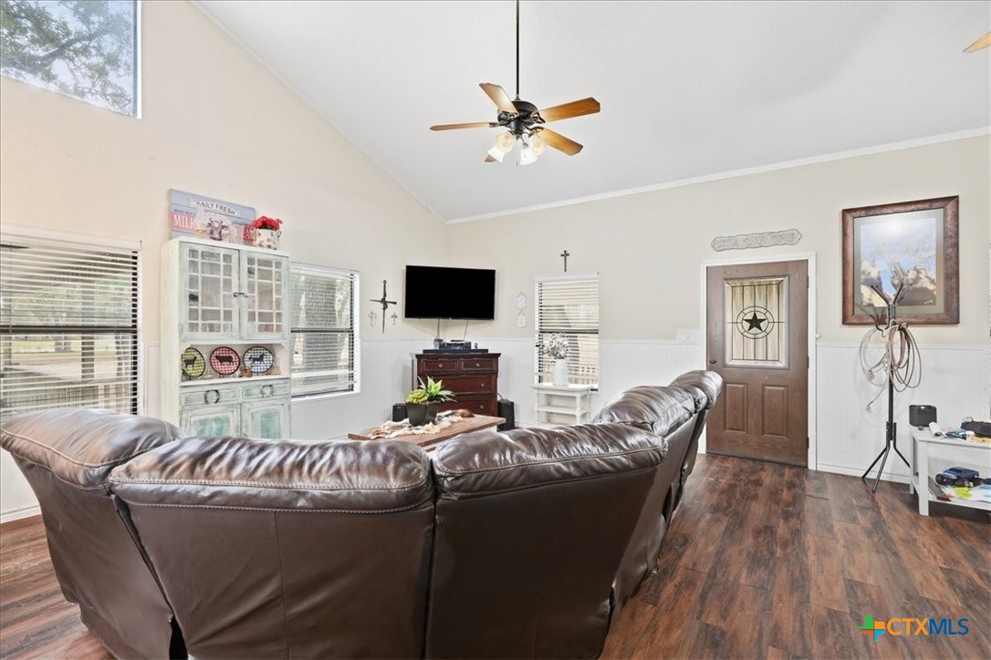7686 Us Highway 90a Property Photo 6