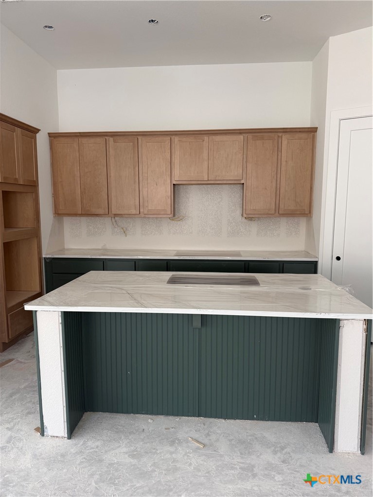 261 Basket Flower Loop Property Photo 2