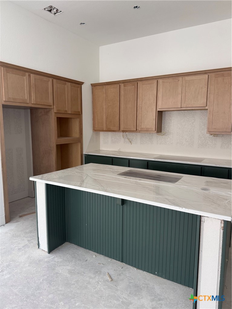 261 Basket Flower Loop Property Photo 3