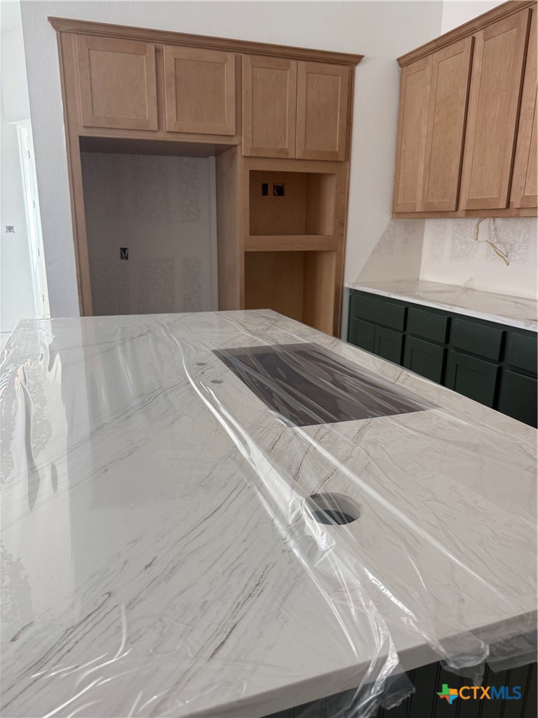 261 Basket Flower Loop Property Photo 6