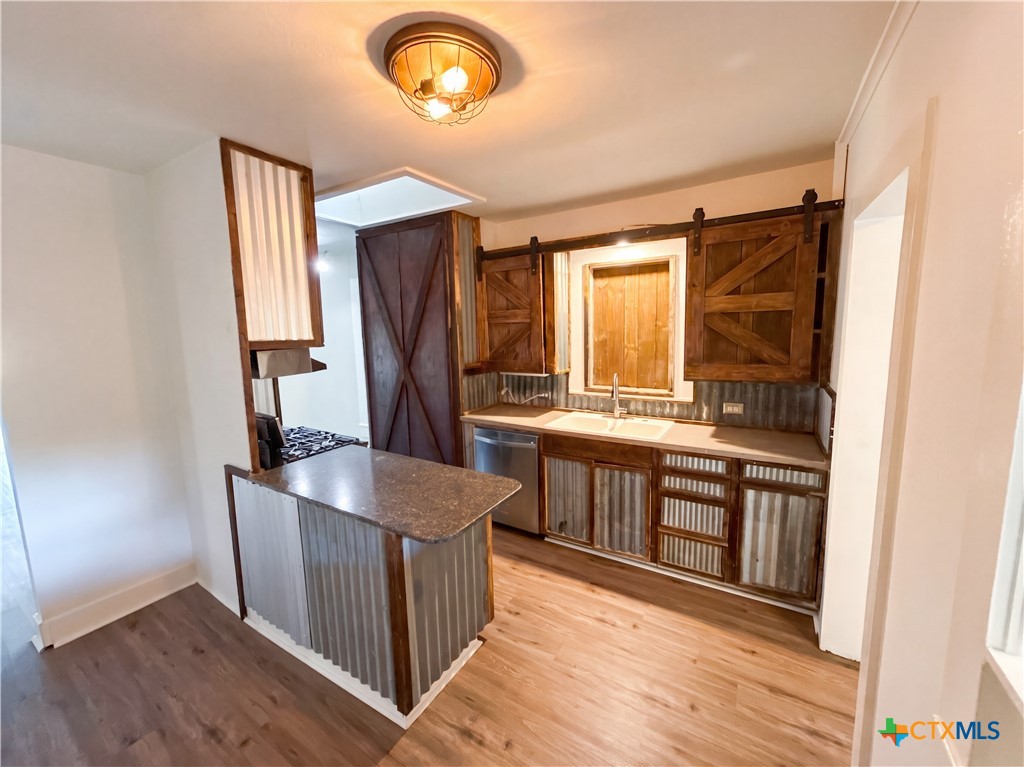 111 S College Street Property Photo 2