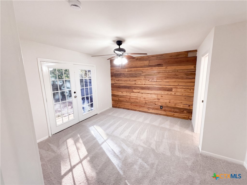 111 S College Street Property Photo 4