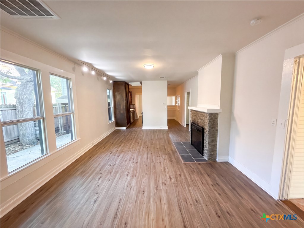 111 S College Street Property Photo 8
