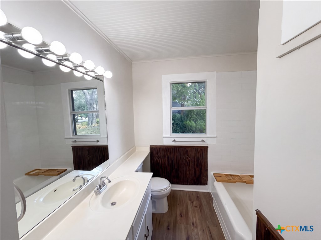 111 S College Street Property Photo 14