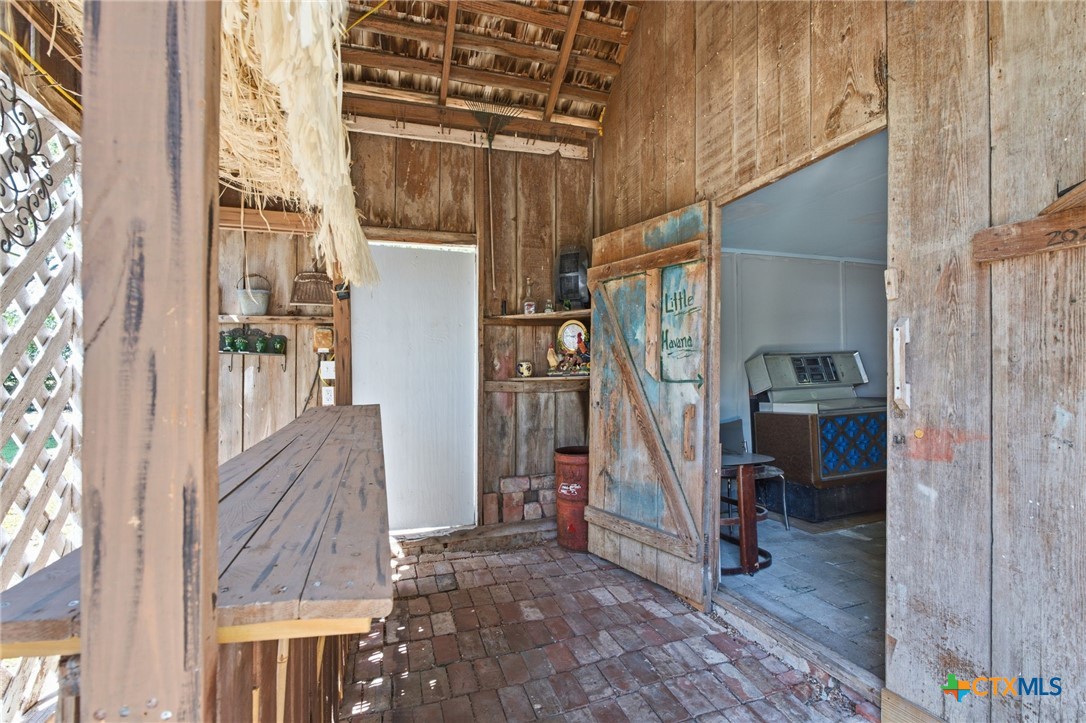 1500 Fleming Drive Property Photo 21