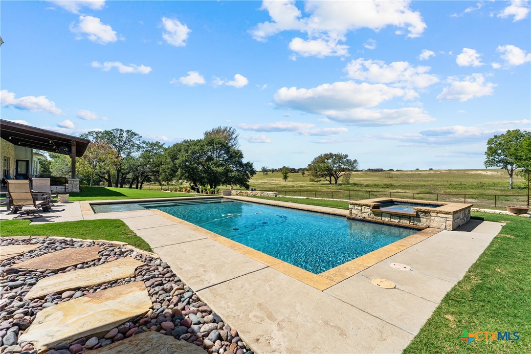 2610 Fm 107 Property Photo 4
