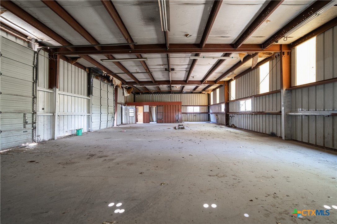 8956 N Us Highway 183 Property Photo 16
