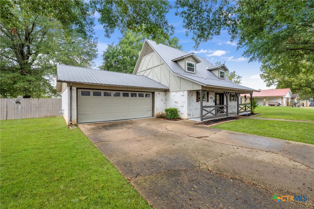 208 Meadow Drive Property Photo 3