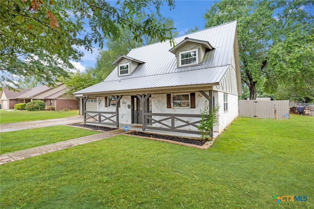 208 Meadow Drive Property Photo 4