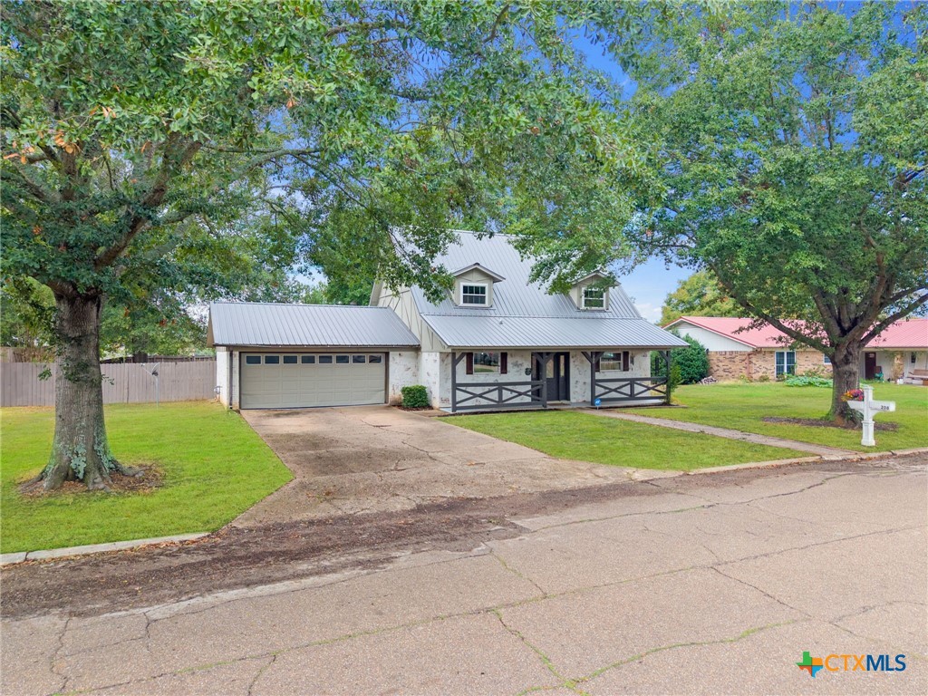 208 Meadow Drive Property Photo 6
